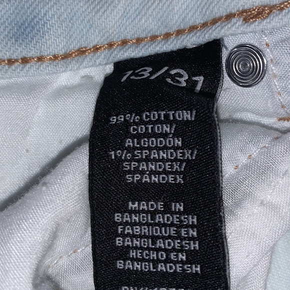 Kendall + Kylie Distressed The Icon Shorts 13/31 - Picture 4 of 8